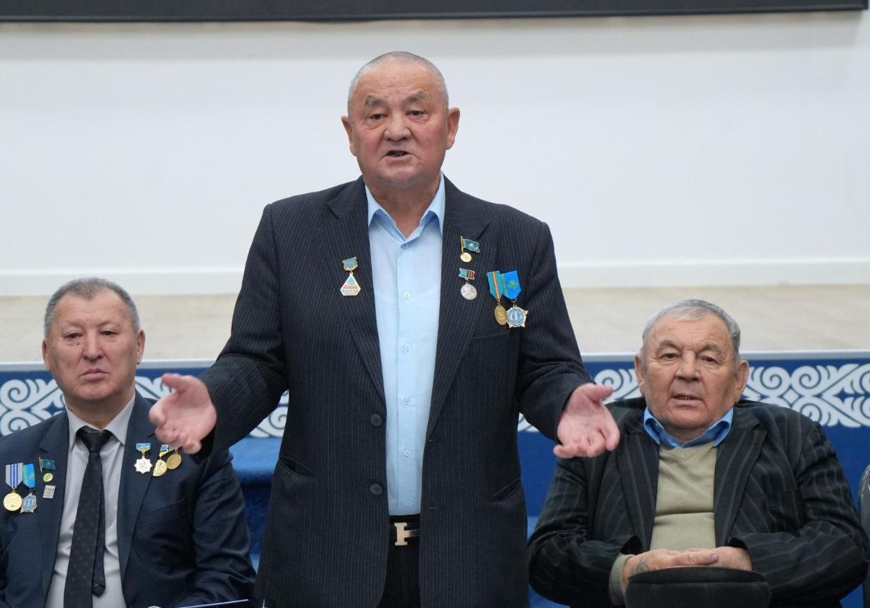 В АУЭС прошла открытая лекция, посвящённая Декабрьским событиям