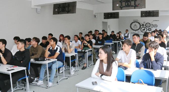 Профессор Energo University провел открытую лекцию для студентов на тему АЭС - 1