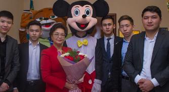 В АУЭС поздравили представителей прекрасного пола с Международным женским днем! - 1