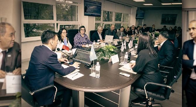 \"Встреча с представителями французских университетов: развитие сотрудничества в области атомной энергетики и обмен студентами\" - 1