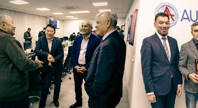 Депутат Мажилиса Дюсенбай Турганов и космонавт Айдын Аимбетов вошли в состав Совета попечителей Energo University  - 1