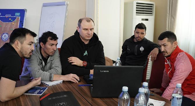 Тренер сборной команды Energo University по футзалу проходит международную аккредитацию UEFA - 1