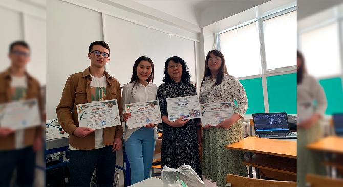 Студенты  АУЭС  Қаламбай Ұлбике Пархатқызы, Сарсенбаева Сайра Мұқтарқызы, Қыдырқұл Аят Қуатбекұлы   заняли второе место на XV Республиканской предметной олимпиаде по дисциплинам «Теоретические основы электротехники», «Теплотехника» - 1