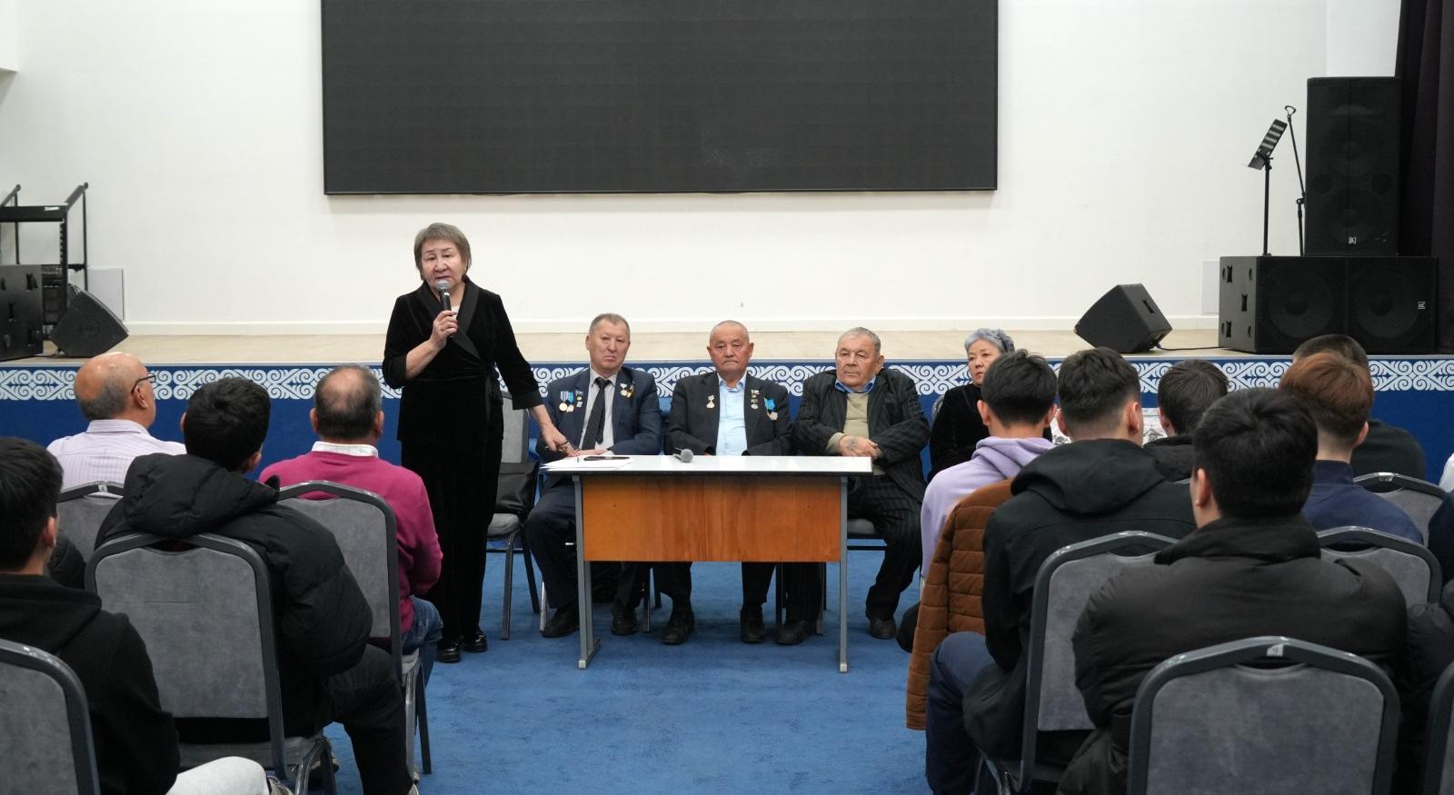 В АУЭС прошла открытая лекция, посвящённая Декабрьским событиям - 3